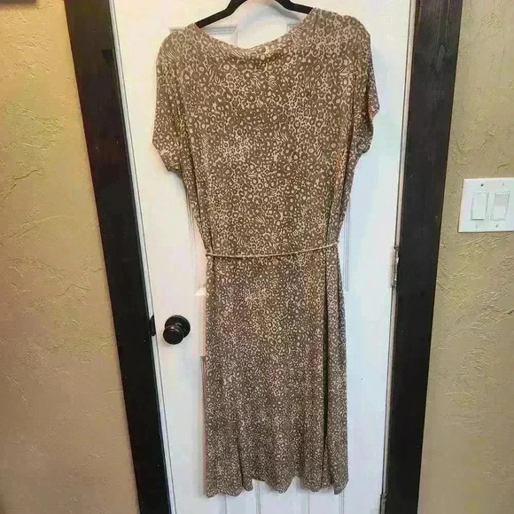 Jaclyn Smith Chic Brown Animal Print Midi Dress with crystal buttons Size Large - Picture 5 of 8